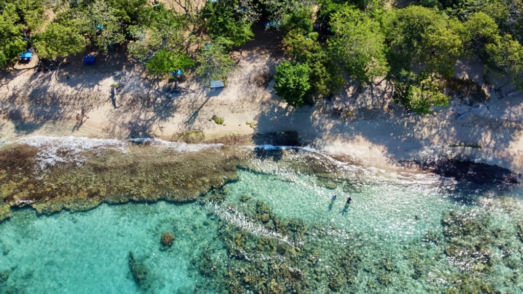 Playa Cristal Tayrona Colombia